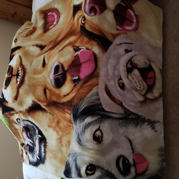 Uncle Jerrys Ts Other - Adorable Throw With Dogs